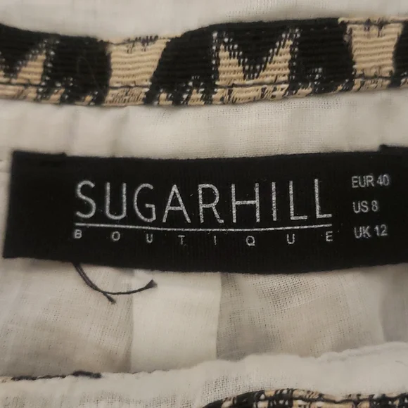 HI SUMMER!!🌼🌻 SUFARHILL BOUTIQUES AZTEC PATTERNED SHORTS - Picture 3 of 4